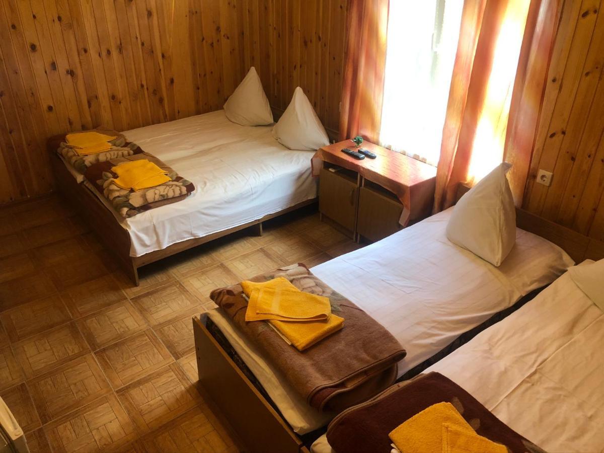 Гостевой Дом Анаит Hotel Pitsoenda Buitenkant foto