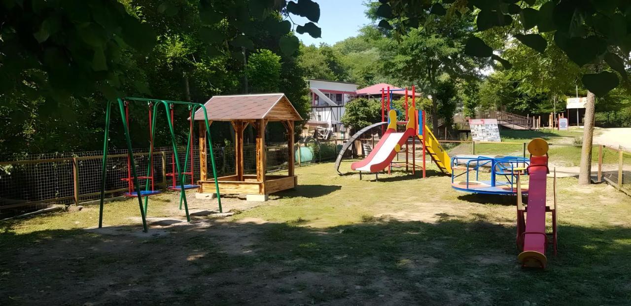 Гостевой Дом Анаит Hotel Pitsoenda Buitenkant foto